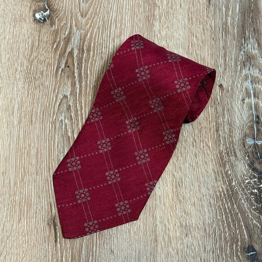Giorgio Armani Cravatte Silk Tie Burgundy Red Geometric | Luxury Designer